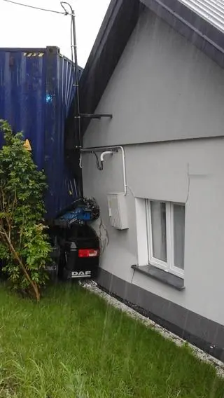 W środku była kobieta w ciąży oraz dziecko