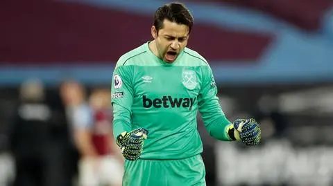 Grosicki asystuje, Fabiański triumfuje. Pracowity dzień Polaków w Anglii