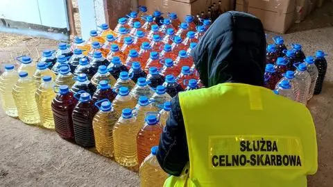 "Ponad 750 litrów tak zwanego bimbru o różnej mocy". Zlikwidowana rozlewnia