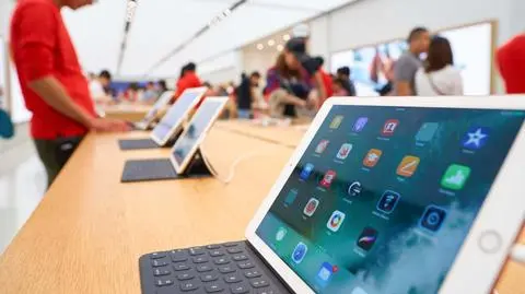 apple store - sorbis shutterstock_584044669