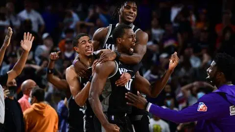 Kosmiczny rzut w NBA. Uciszył kibiców w ostatniej sekundzie