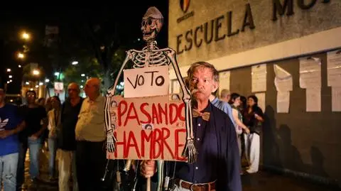 Maduro ogłasza wygraną socjalistów