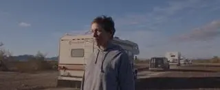 Frances McDormand ze statuetką za rolę w "Nomadland"