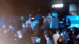 Tłumy studentów, krzyki i nawoływania: zróbcie miejsce dla medyków. Najnowsze nagranie z Bydgoszczy