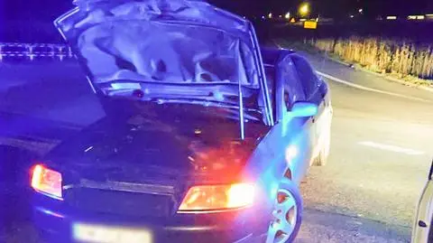 Za kierownicą pirat drogowy, na fotelu obok przerażona pasażerka. "Próbował zepchnąć z drogi radiowóz"