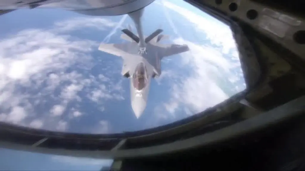 F 35