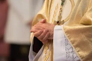Według CBOS-u Polakom nie podobają się też bliskie związki Kościoła z polityką