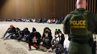 Migranci na granicy USA w Arizonie