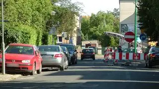 Jazda tędy pod prąd jest niebezpieczna