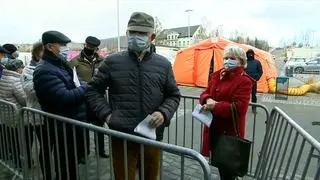 Małżeństwo z Tarczyna na szczepieniu w Wałbrzychu