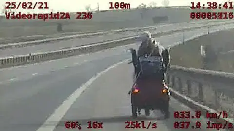 Jechała wózkiem inwalidzkim po drodze ekspresowej 