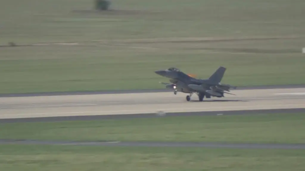 Nagranie archiwalne amerykańskich F-16 w Łasku