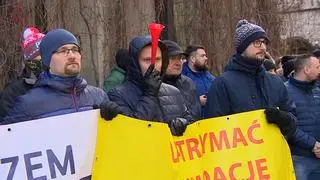 Protest przedsiębiorców przed Urzędem Miasta Krakowa