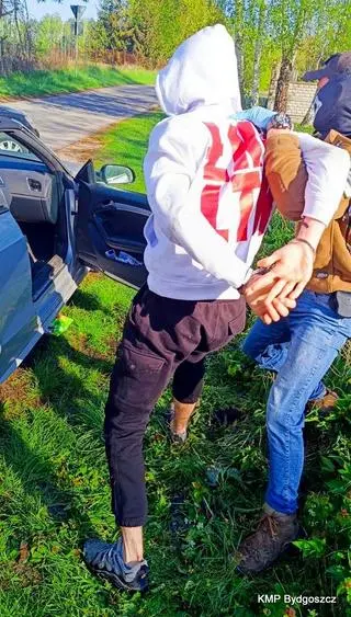 Policjanci zatrzymali sprawców pobicia 14-latka