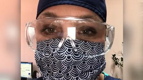 Walczyła z koronawirusem, sama ciężko przeszła COVID-19. "Wróciłam do domu. Dziękuję za modlitwy i osocze"