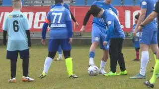 Mecz Hutnika Kraków z podopiecznymi stowarzyszenia Tęcza