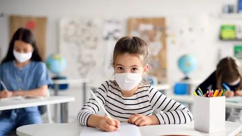 Co z powrotem dzieci do szkół? Profesor Marczyńska z Rady Medycznej wyjaśnia