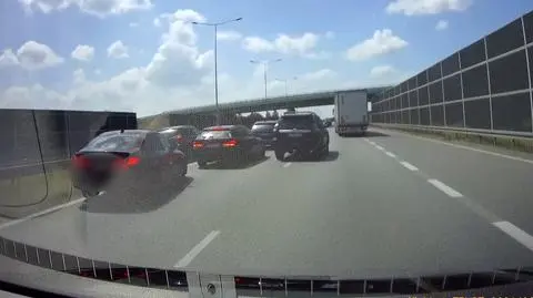 Zatrzymał samochód na lewym pasie autostrady