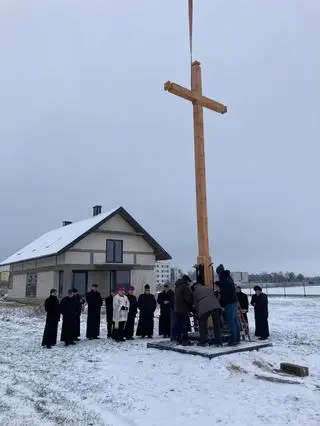 Parafia kupiła działkę z domem. Zamieszka w nim proboszcz, będą też sale dla młodzieży 