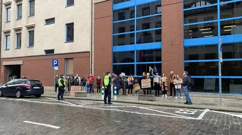 Inauguracja roku akademickiego z udziałem ministrów. Przed uczelnią protest: Czarnek precz!