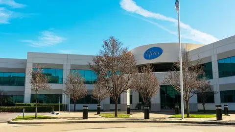 Pfizer o swoim leku przeciw COVID-19: o 89 procent zmniejsza ryzyko hospitalizacji lub zgonu