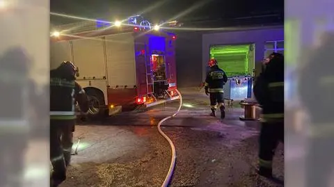 Pożar magazynu z bateriami hulajnóg i rowerów elektrycznych. Zapaliły się baterie