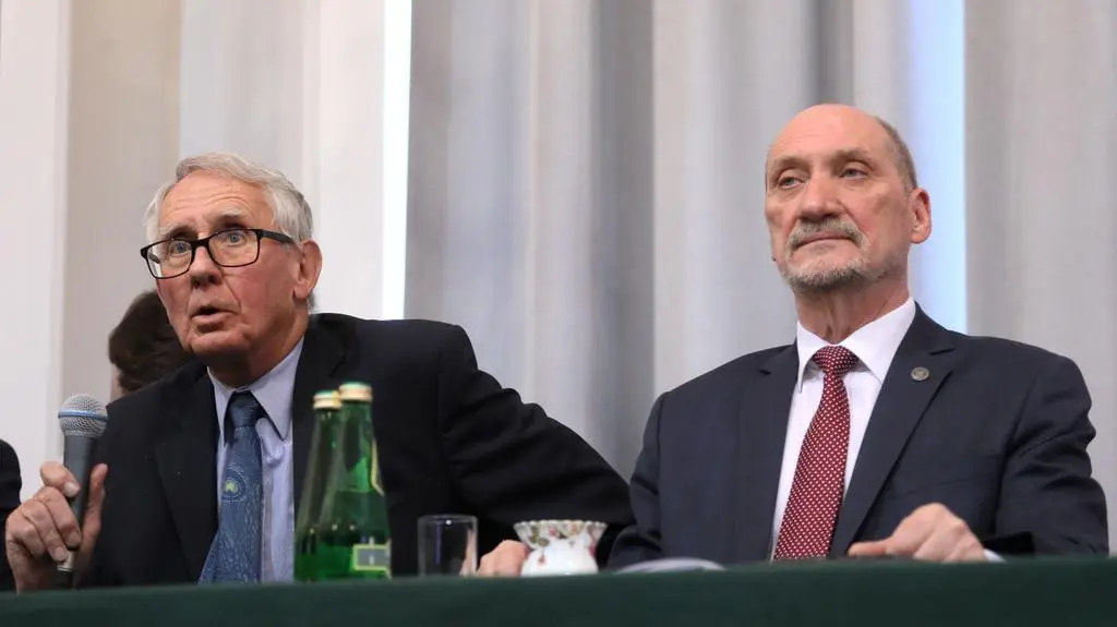 Macierewicz: bardzo ważny był raport polskich archeologów