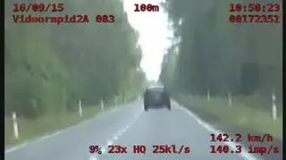 Kierowca czarnego seata przekroczył prędkość o ponad 50 km/h