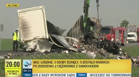 Czołowe zderzenie tirów w Łódzkim
