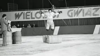 Pokazy hokeistów na lodzie
