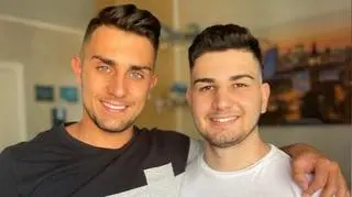 Po lewej Loris Pompa, brat Alexa i świadek tragedii. Po prawej Alex