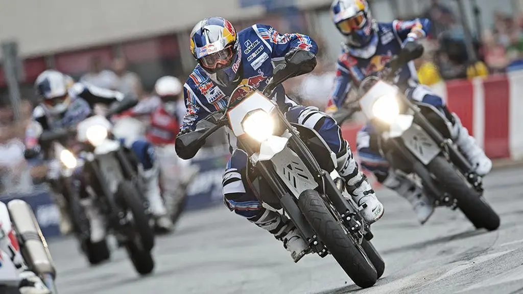 Motocykliści