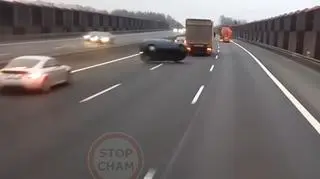 Samochód dachował na A4 koło Rudy Śląskiej