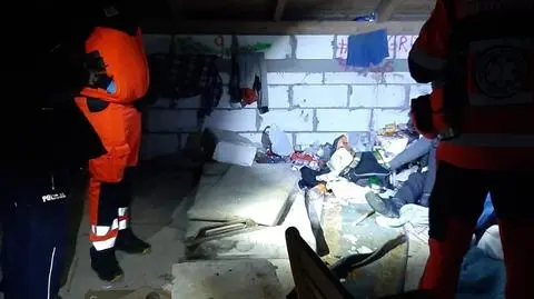 Policjanci znaleźli w pustostanie 65-latka