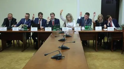 Komisja śledcza ds. Amber Gold przyjęła raport końcowy ze swoich prac