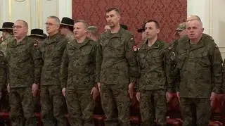 Uroczystość przekazania dowodzenia kolejnej zmianie żołnierzy z USA