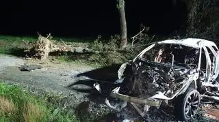 W wyniku zdarzenia samochód został doszczętnie zniszczony