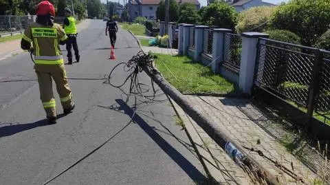 Drewniany słup uderzył w 22-latkę, straciła nogę