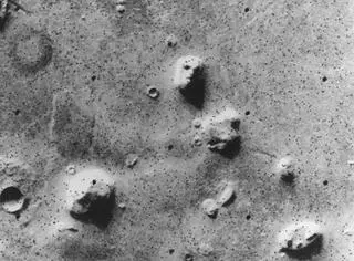 Marsjańska twarz sfotografowana przez sondę Viking 1 w 1976 roku