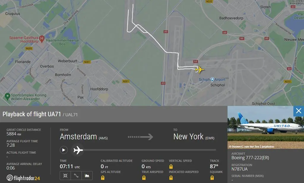Lot UA71 z Amsterdamu do Newark pod Nowym Jorkiem