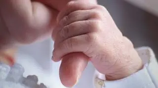 Więcej rodziców skorzysta z in vitro i mogą być starsi