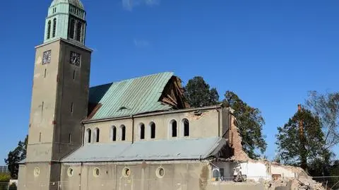 Bytom. Burzenie kościoła, ostatniego budynku w dzielnicy