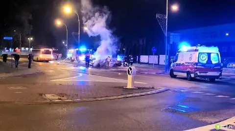Tczew: Uderzył w autobus, BMW stanęło w płomieniach
