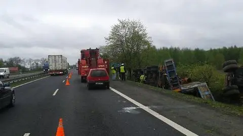 Chciał ominąć psa, wpadł do rowu. Zginął pasażer