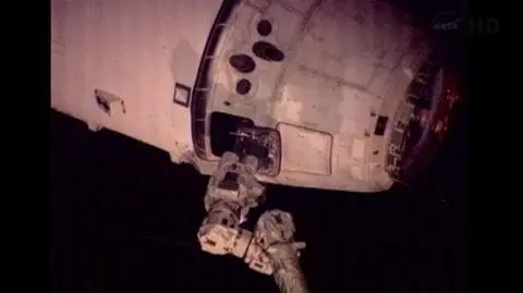 Dragon wrócił na Ziemię. Przywiózł próbki moczu 
