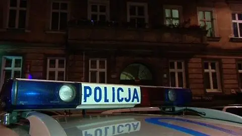 Pijany przybił się gwoździem do ławki
