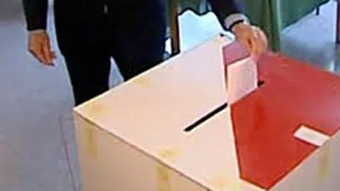 PiS kontra PO, a na karku SLD. Ostro o duże miasta