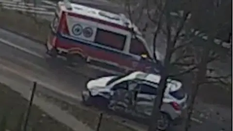 71-latek zginął po zderzeniu z karetką. Jej kierowca usłyszał zarzuty