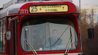Adrian Łukaszewicz nagrywa niebezpieczne sytuacje z kabiny motorniczego