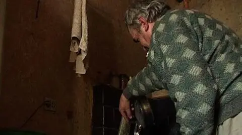 Biedny, a pomaga biedniejszym